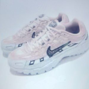 W NIKE WOMEN PINK On-6000 SE NIB  Size 9.5 SHOES